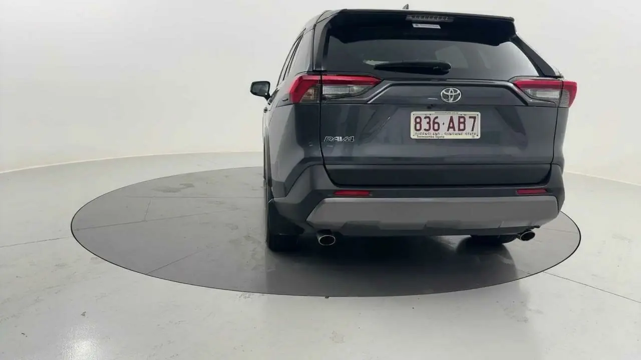 2020 Toyota RAV4 Gallery Image 4