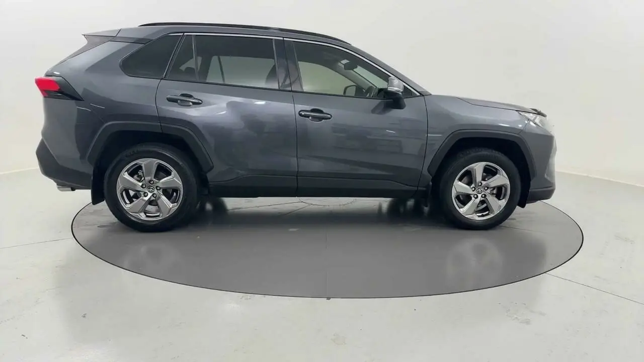 2020 Toyota RAV4 Gallery Image 5