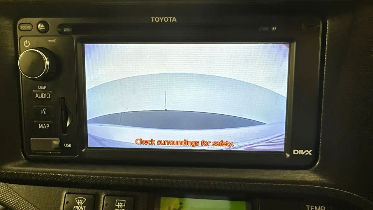 2013 Toyota Prius c Gallery Image 10