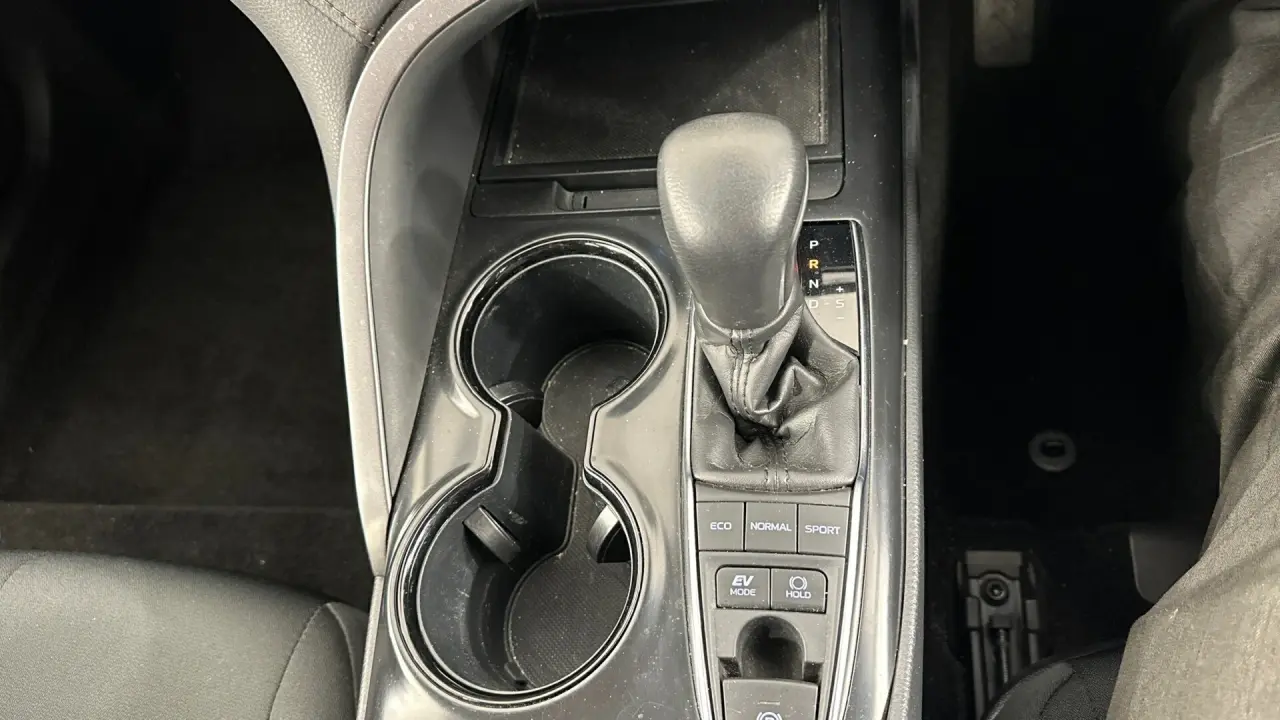 2019 Toyota Camry Gallery Image 10