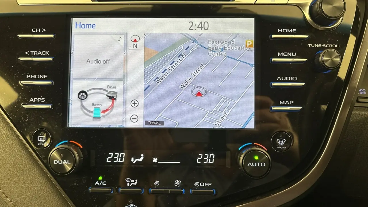 2019 Toyota Camry Gallery Image 13