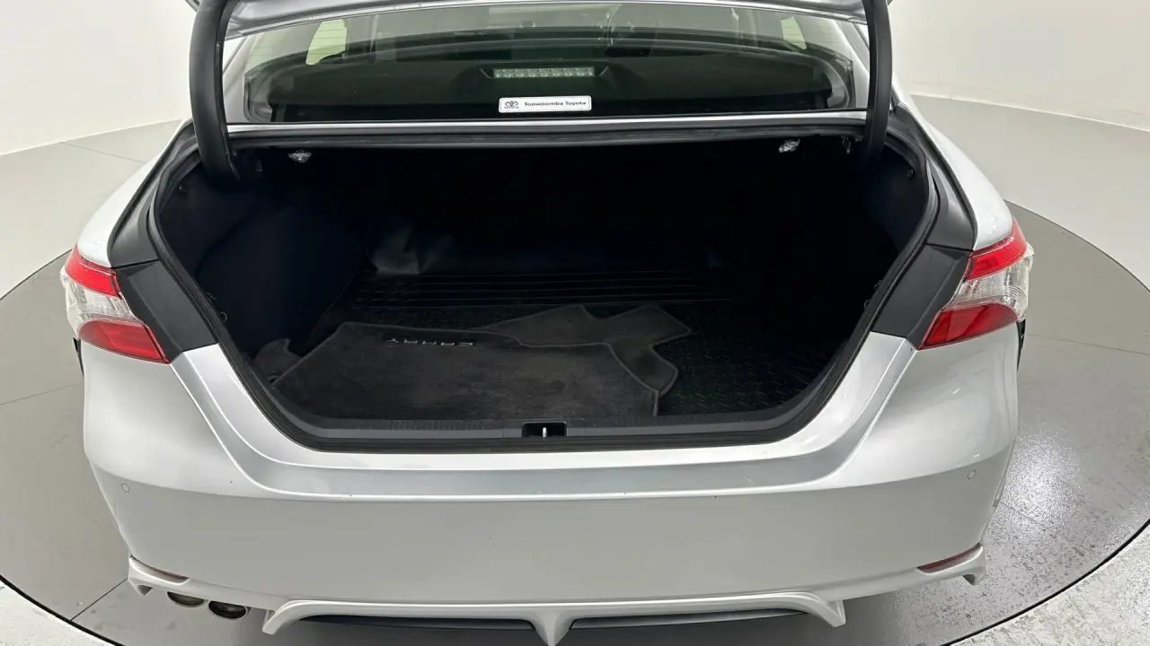 2019 Toyota Camry Gallery Image 15