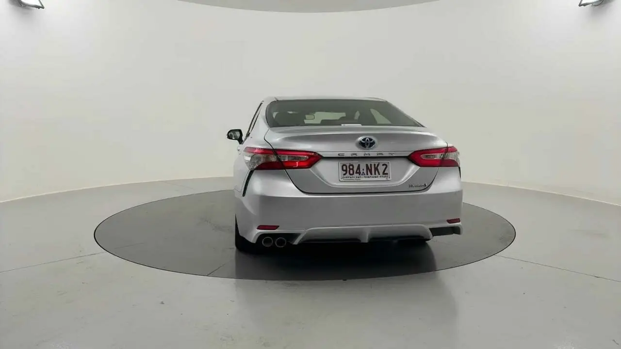 2019 Toyota Camry Gallery Image 4