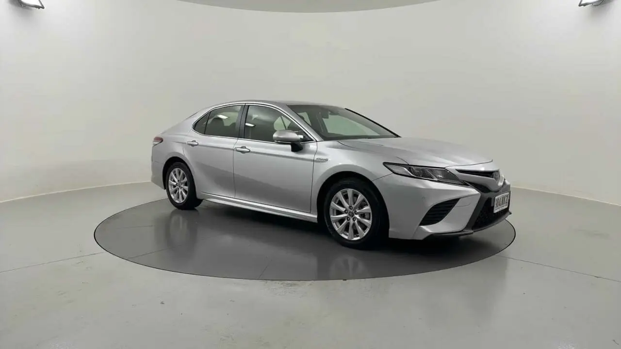 2019 Toyota Camry Gallery Image 6