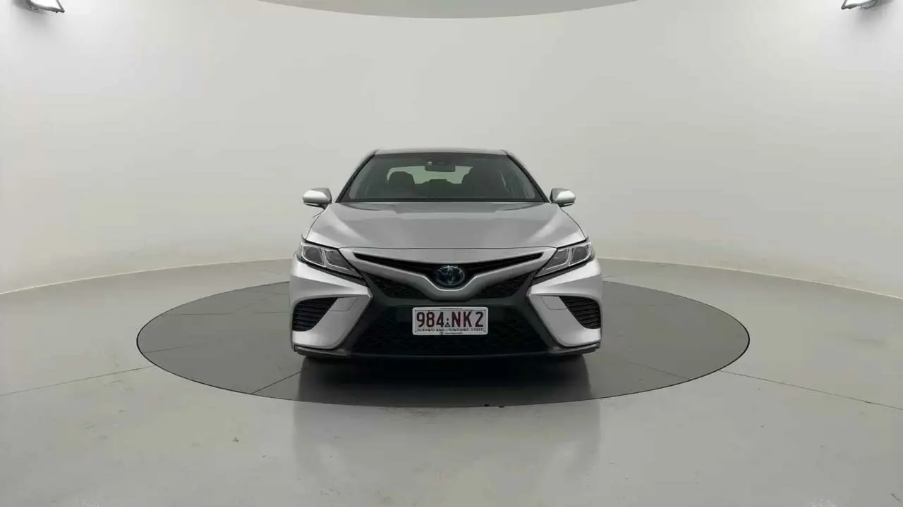 2019 Toyota Camry Gallery Image 7
