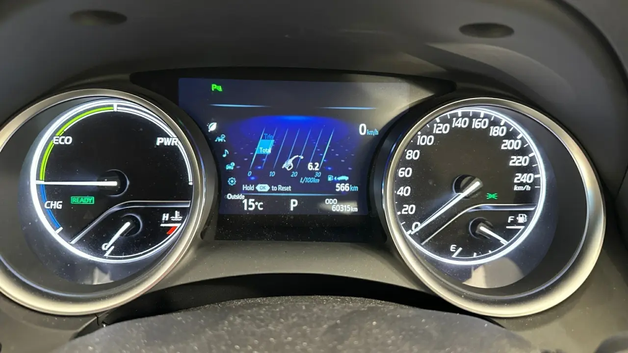 2019 Toyota Camry Gallery Image 8