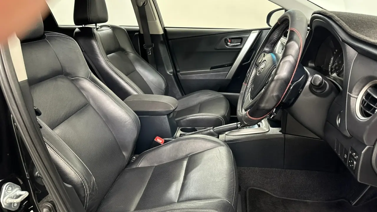 2014 Toyota Corolla Gallery Image 16