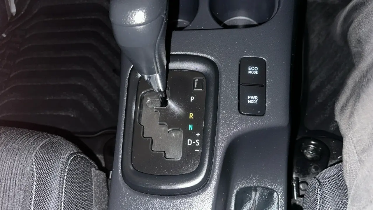 2021 Toyota Hilux Gallery Image 14