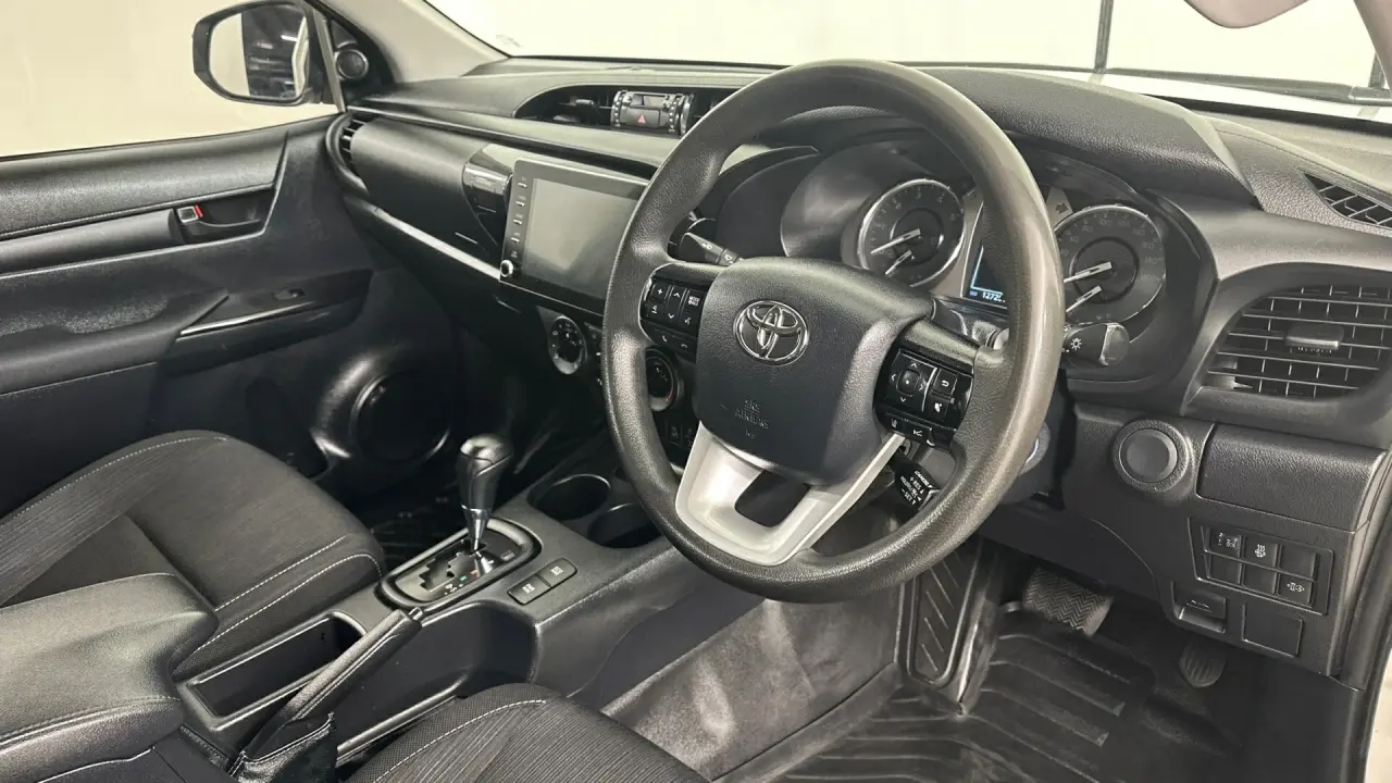 2021 Toyota Hilux Gallery Image 15