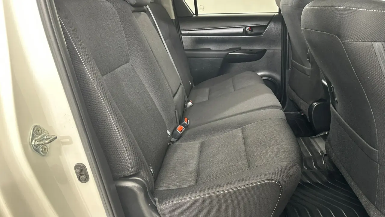 2021 Toyota Hilux Gallery Image 16