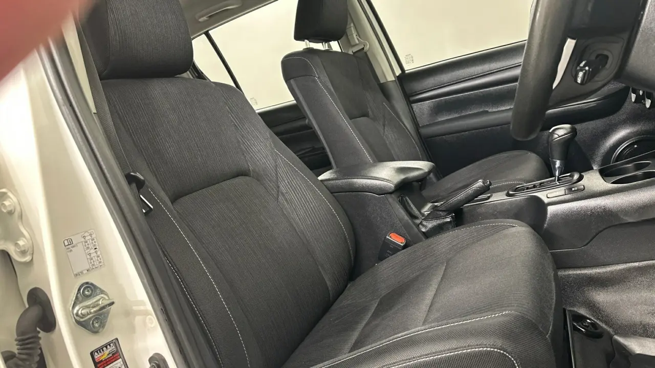 2021 Toyota Hilux Gallery Image 17