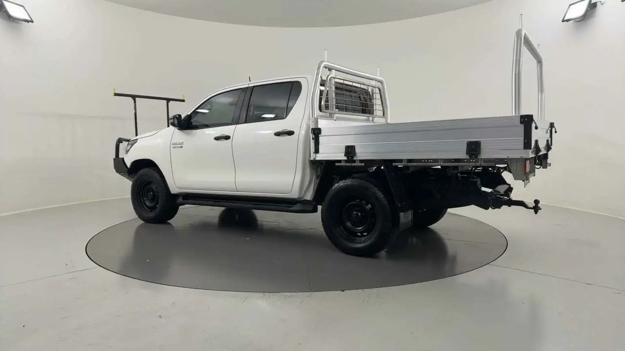 2021 Toyota Hilux Gallery Image 3