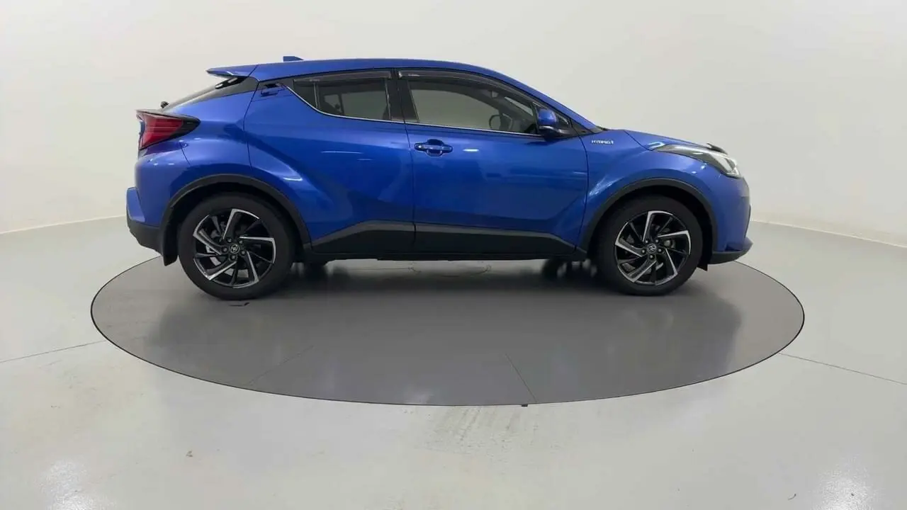 2021 Toyota C-HR Gallery Image 6