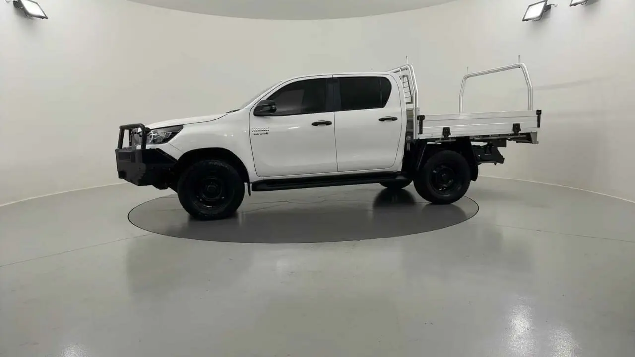 2022 Toyota Hilux Gallery Image 2