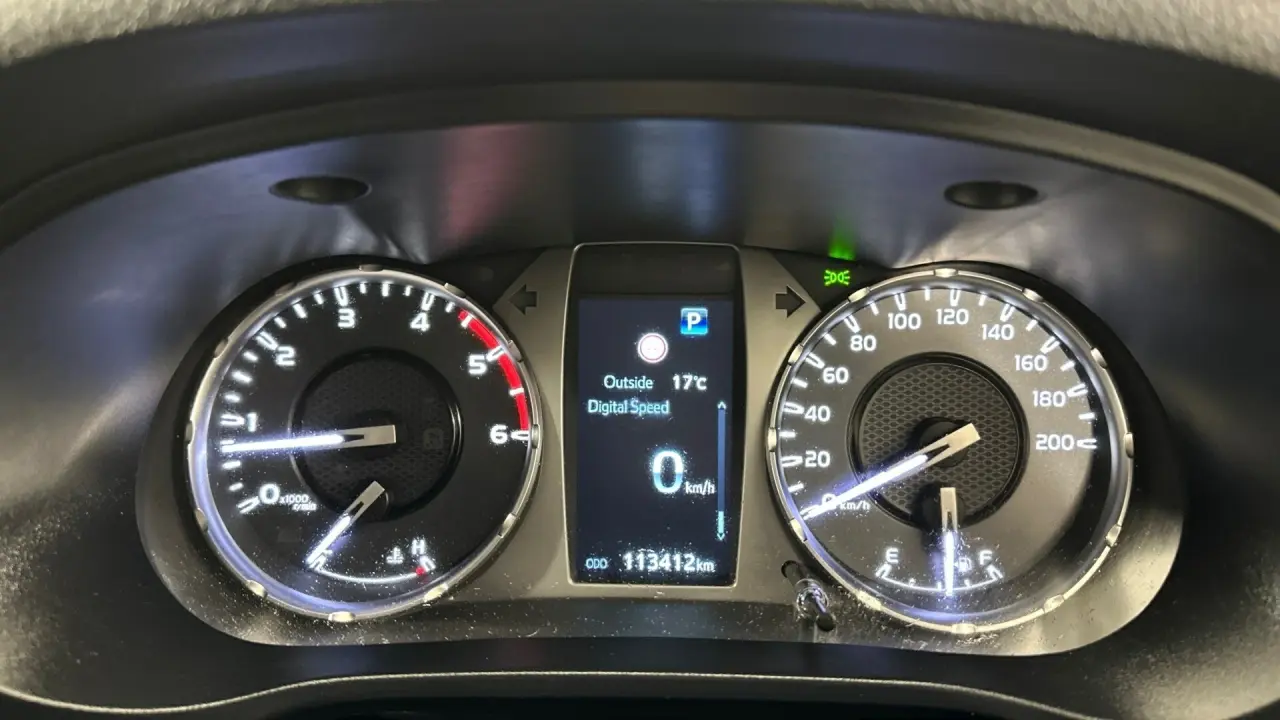 2022 Toyota Hilux Gallery Image 9