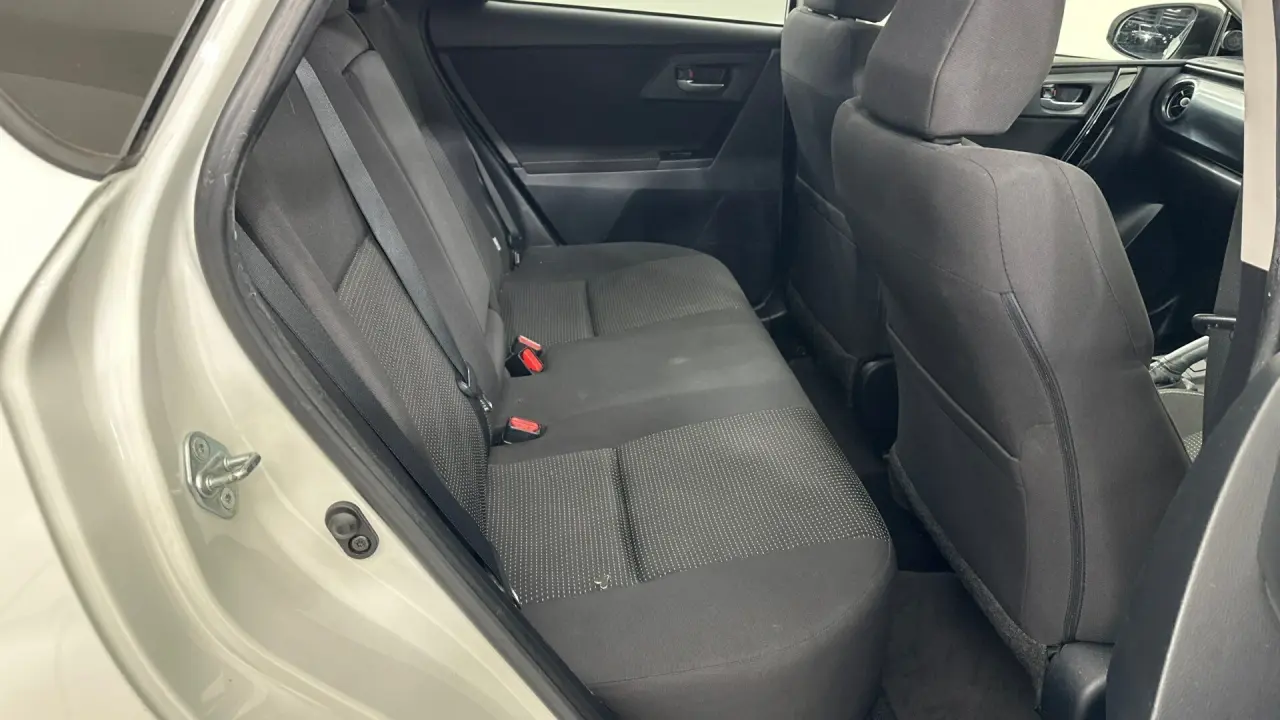 2017 Toyota Corolla Gallery Image 12