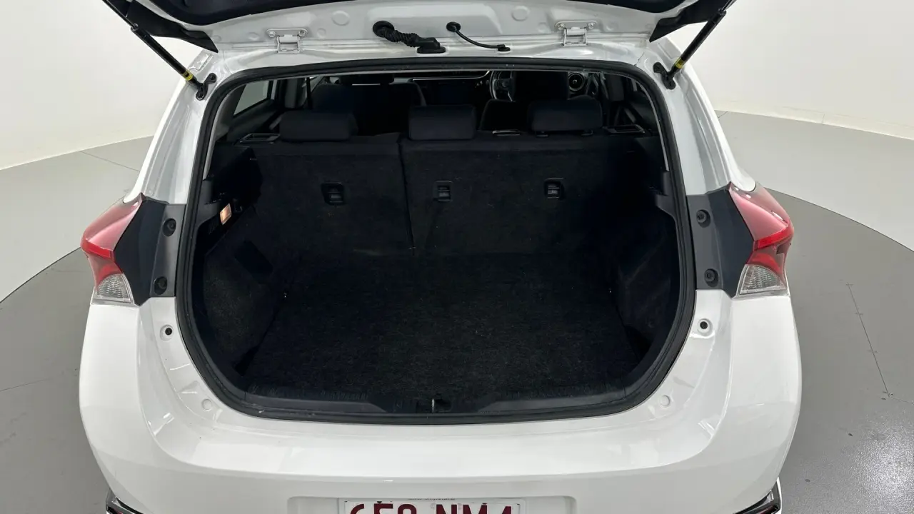 2017 Toyota Corolla Gallery Image 13