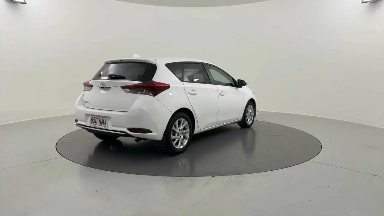 2017 Toyota Corolla Gallery Image 5