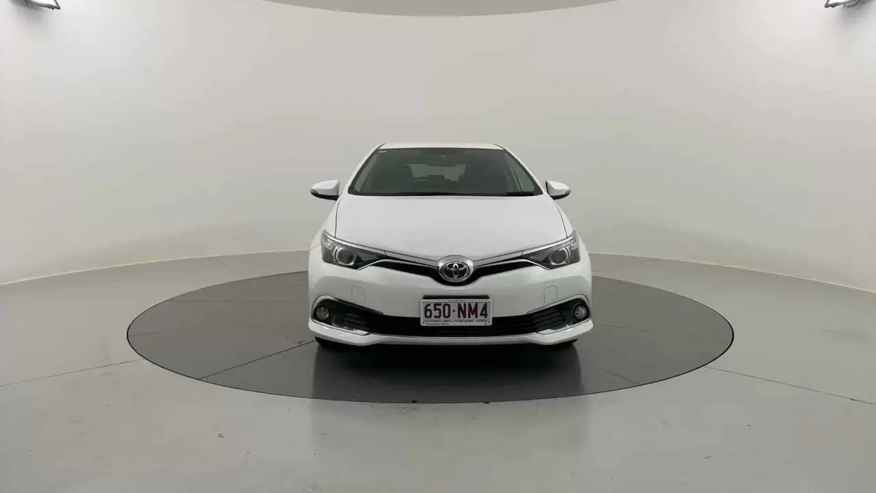 2017 Toyota Corolla Gallery Image 8