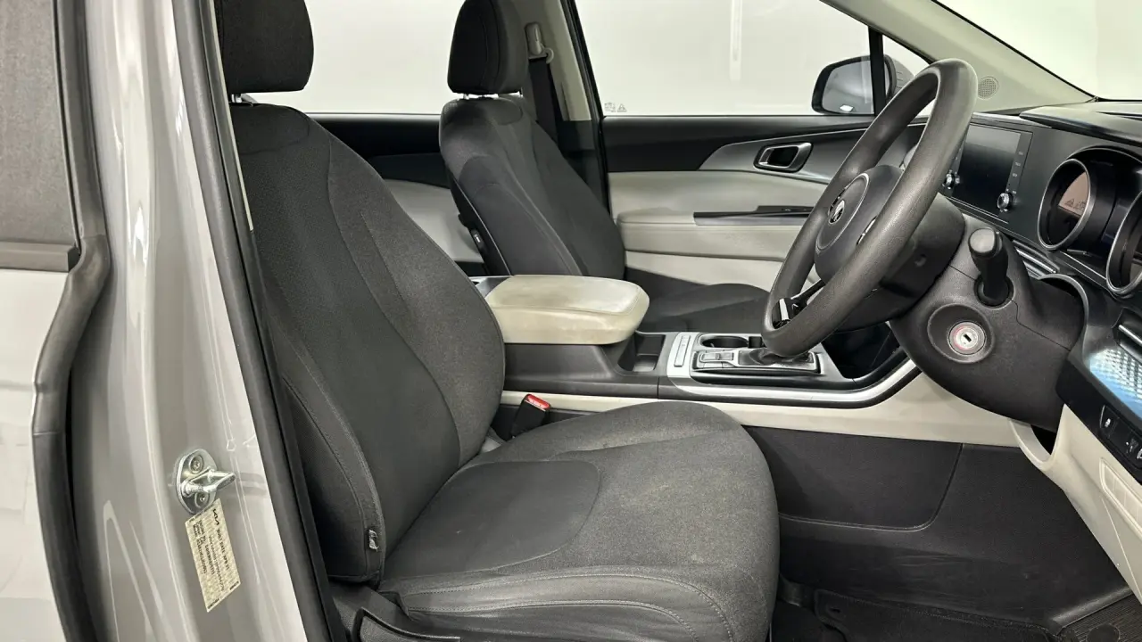 2021 Kia Carnival Gallery Image 11