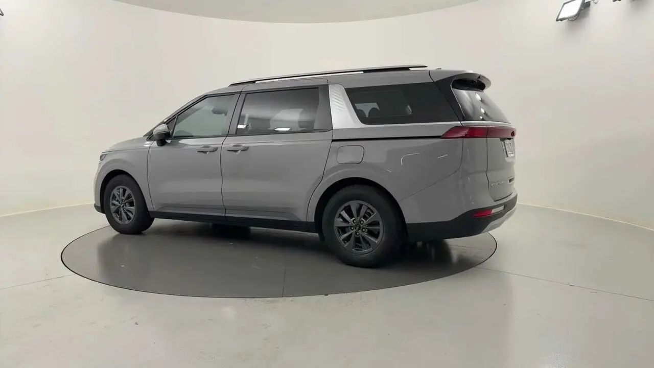 2021 Kia Carnival Gallery Image 3