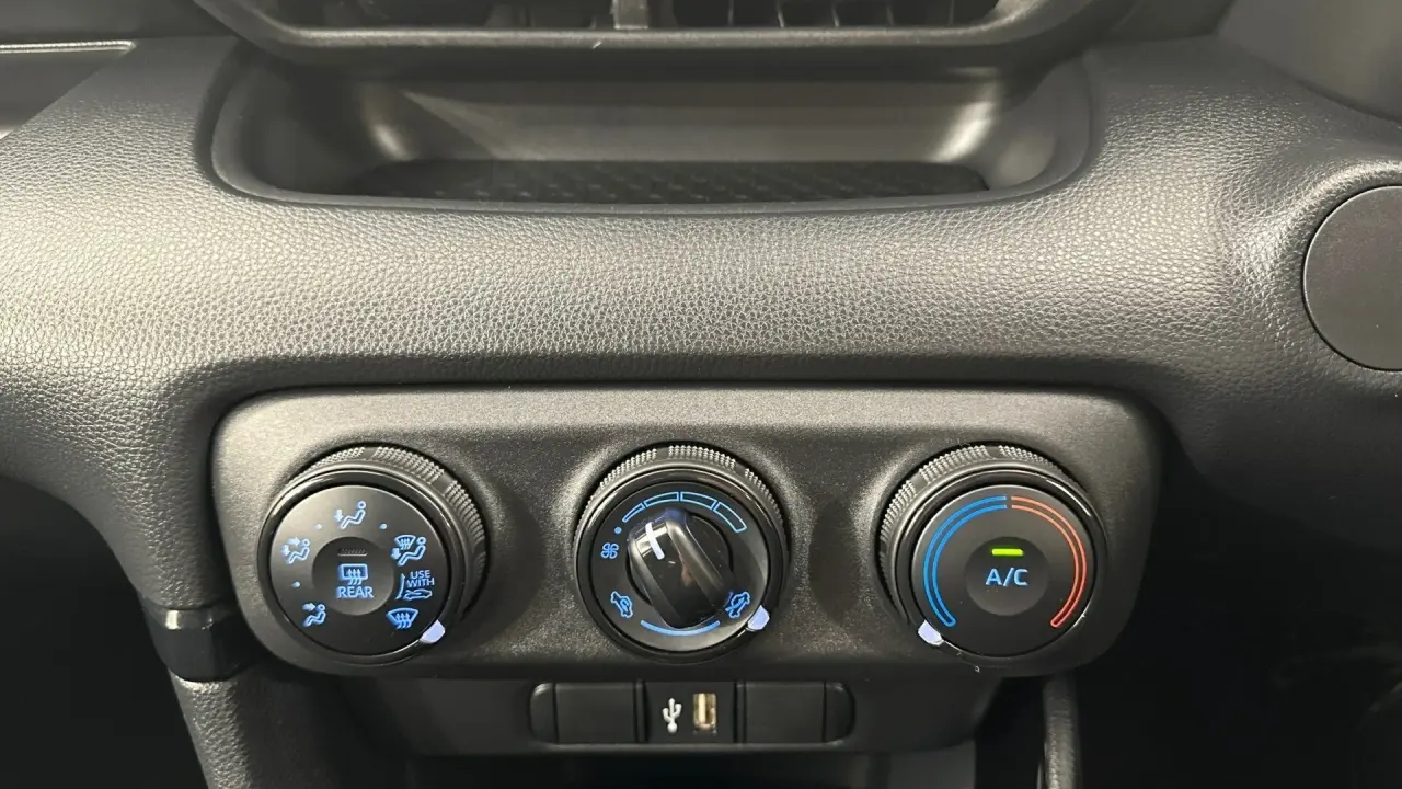 2022 Toyota Yaris Gallery Image 14