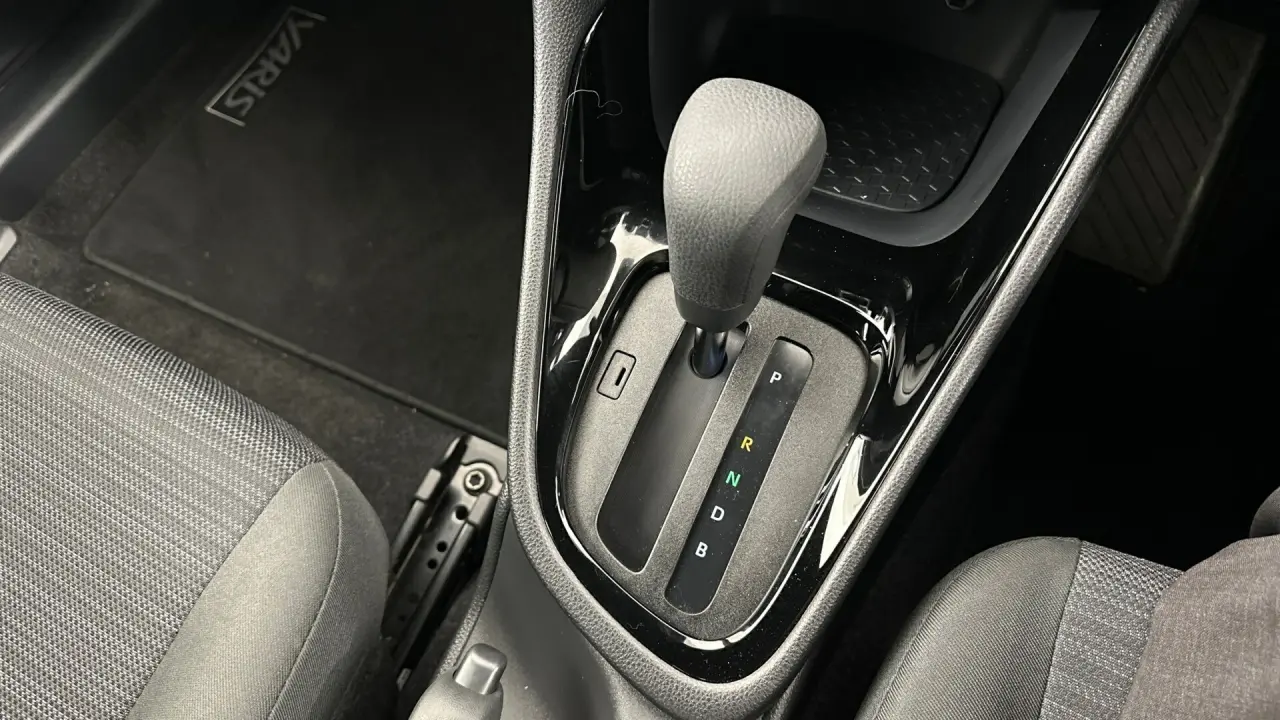 2022 Toyota Yaris Gallery Image 15