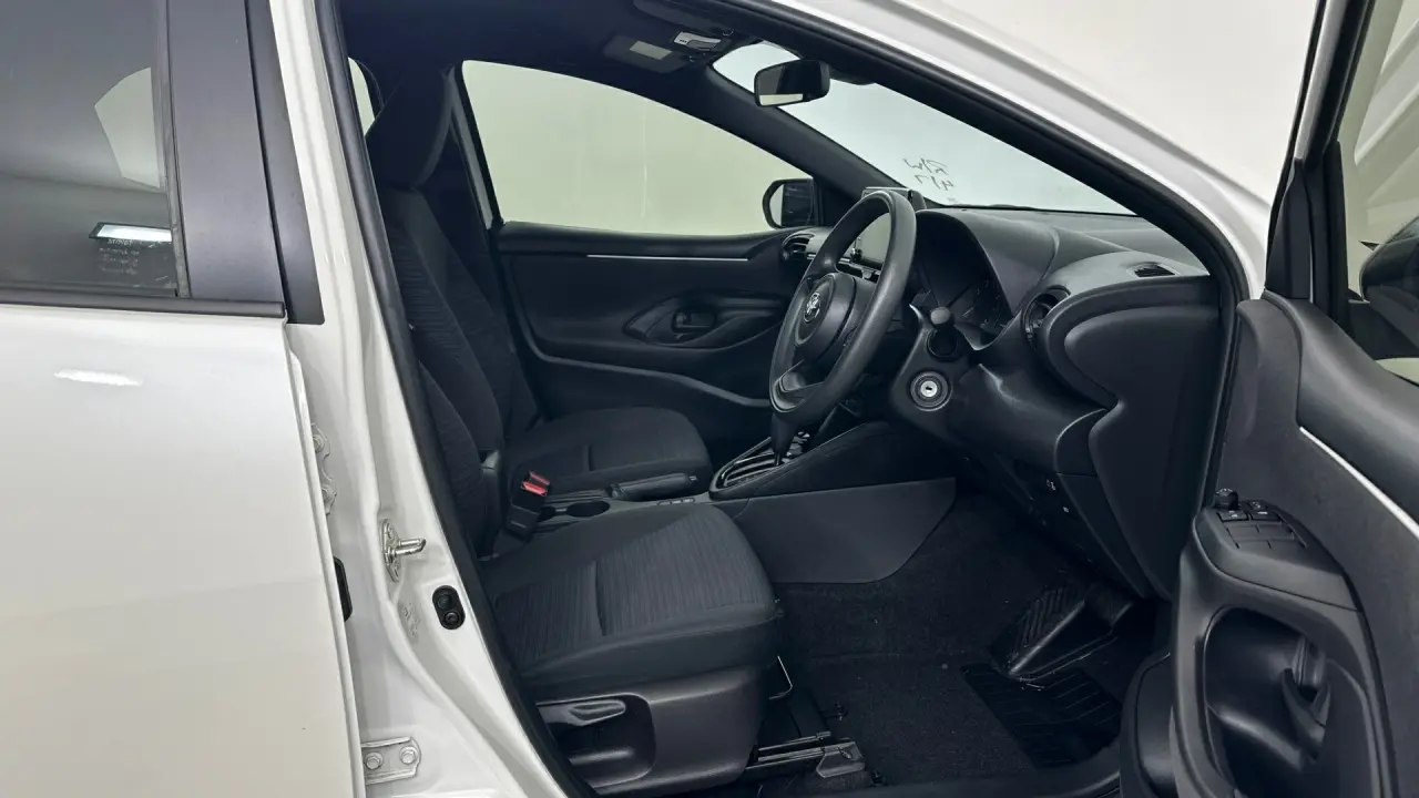 2022 Toyota Yaris Gallery Image 16