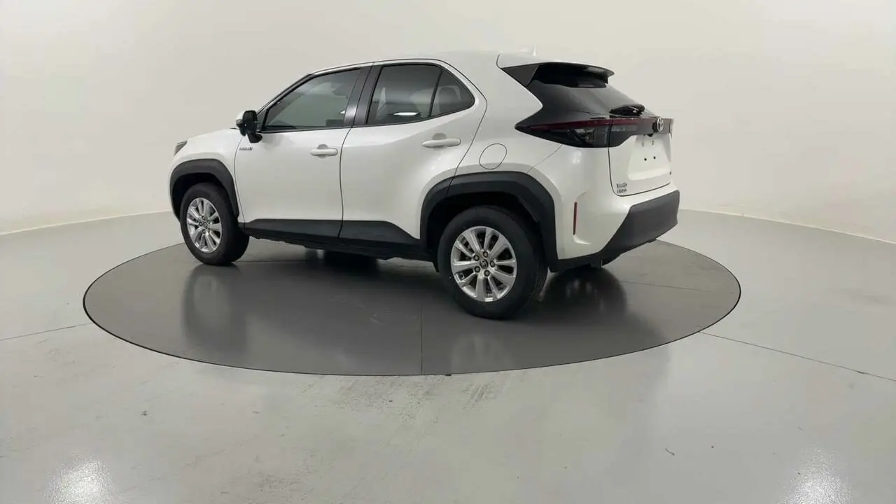 2021 Toyota Yaris Cross Gallery Image 3