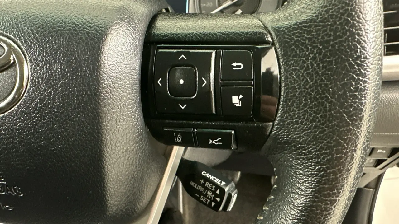 2020 Toyota Hilux Gallery Image 13