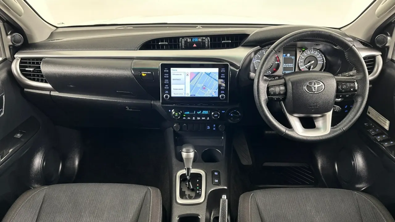 2020 Toyota Hilux Gallery Image 14