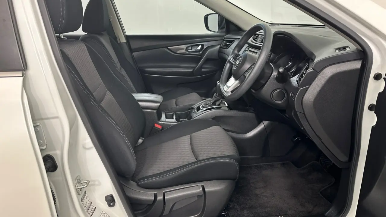 2020 Nissan X-Trail Gallery Image 14