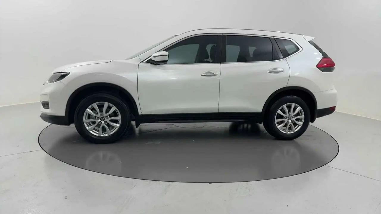 2020 Nissan X-Trail Gallery Image 2