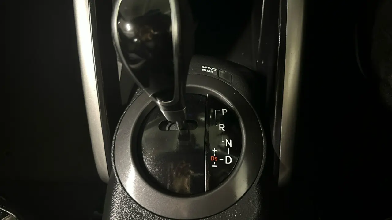 2013 Hyundai Veloster Gallery Image 11
