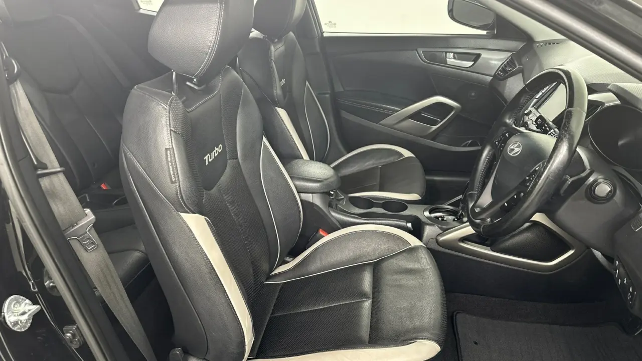 2013 Hyundai Veloster Gallery Image 15