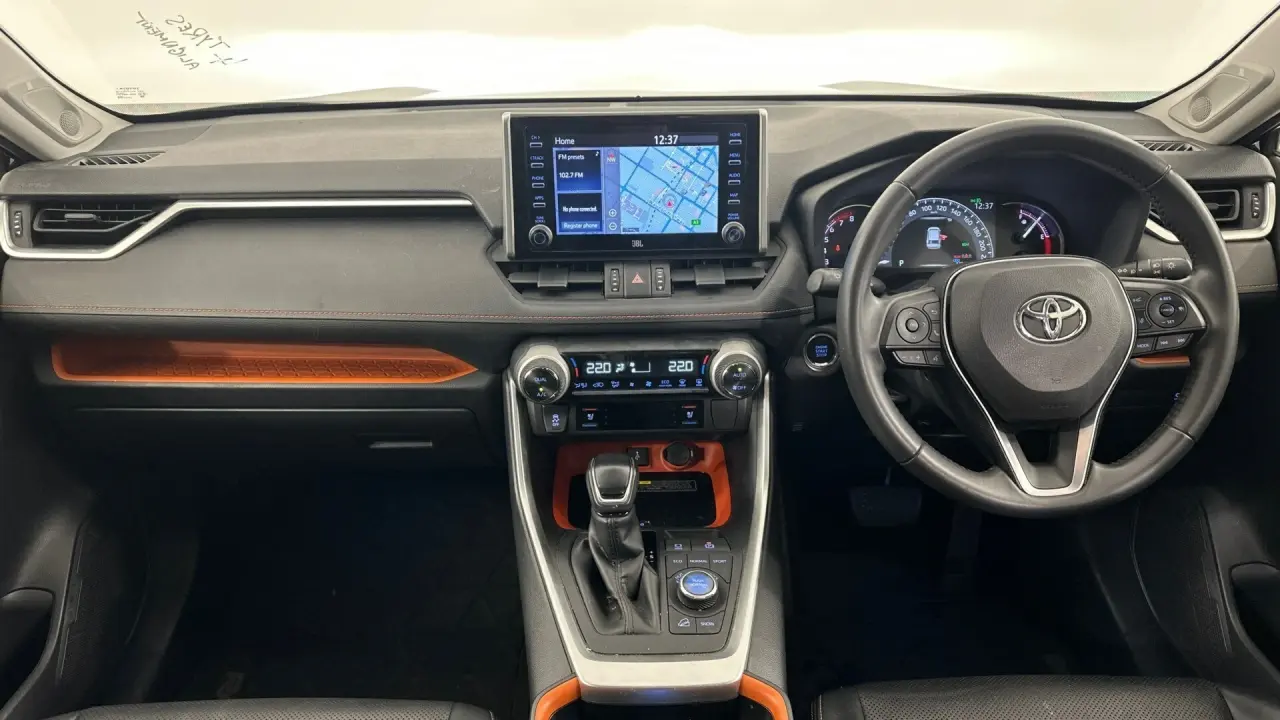 2020 Toyota RAV4 Gallery Image 11