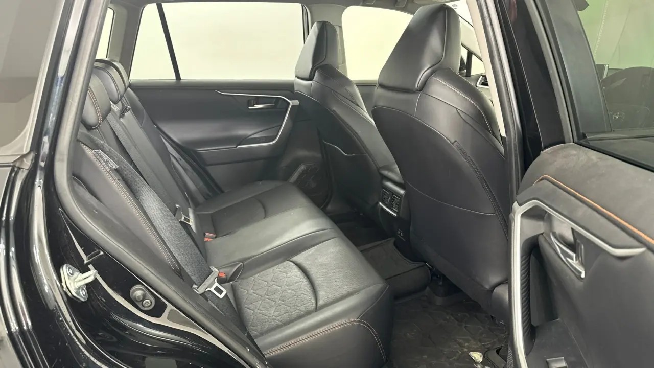 2020 Toyota RAV4 Gallery Image 13