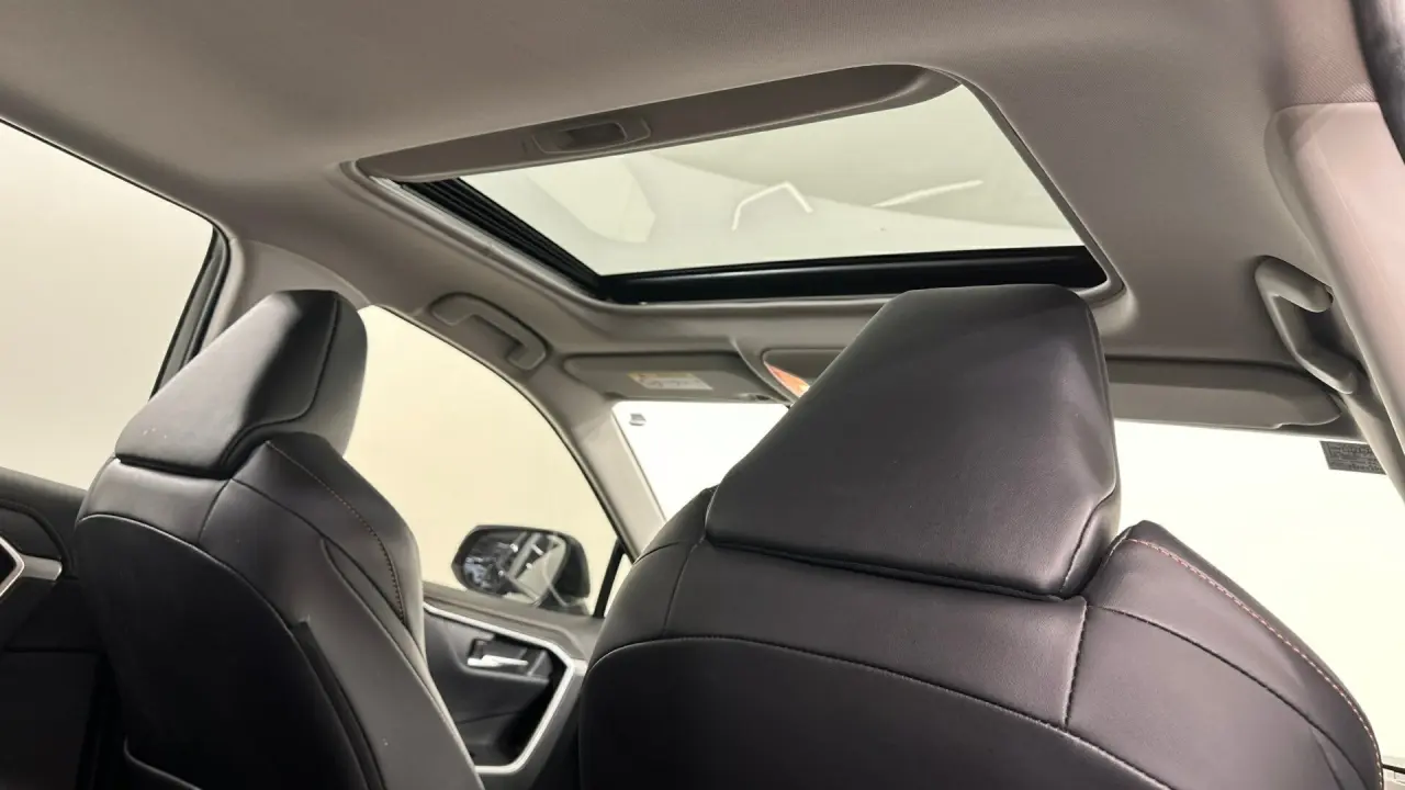 2020 Toyota RAV4 Gallery Image 17