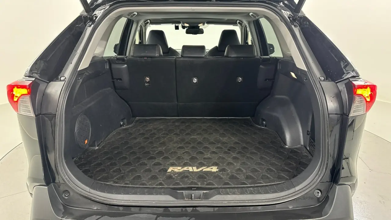 2020 Toyota RAV4 Gallery Image 18
