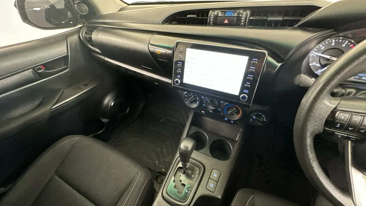 2021 Toyota Hilux Gallery Image 11