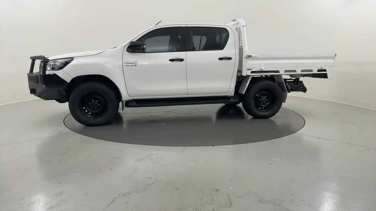 2021 Toyota Hilux Gallery Image 2