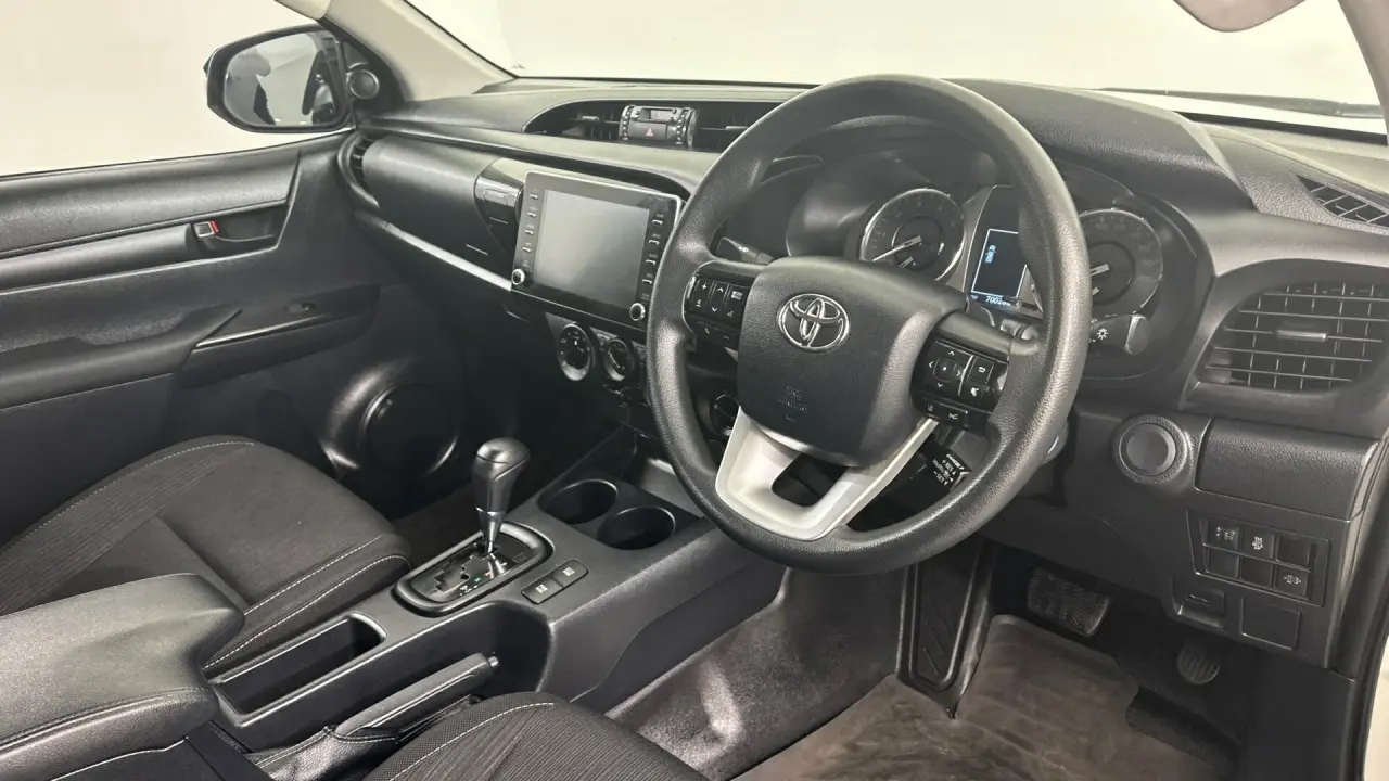 2021 Toyota Hilux Gallery Image 10