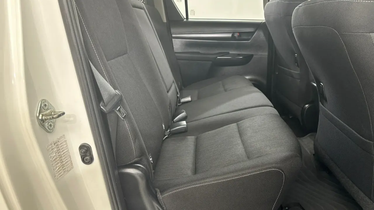 2021 Toyota Hilux Gallery Image 12