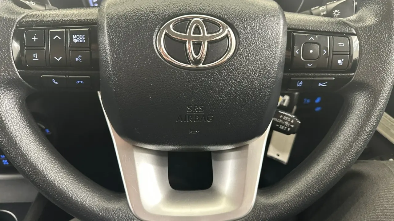2021 Toyota Hilux Gallery Image 15