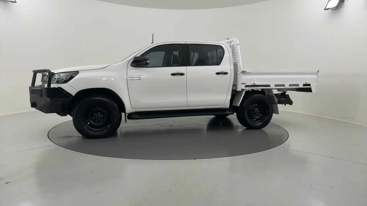 2021 Toyota Hilux Gallery Image 2