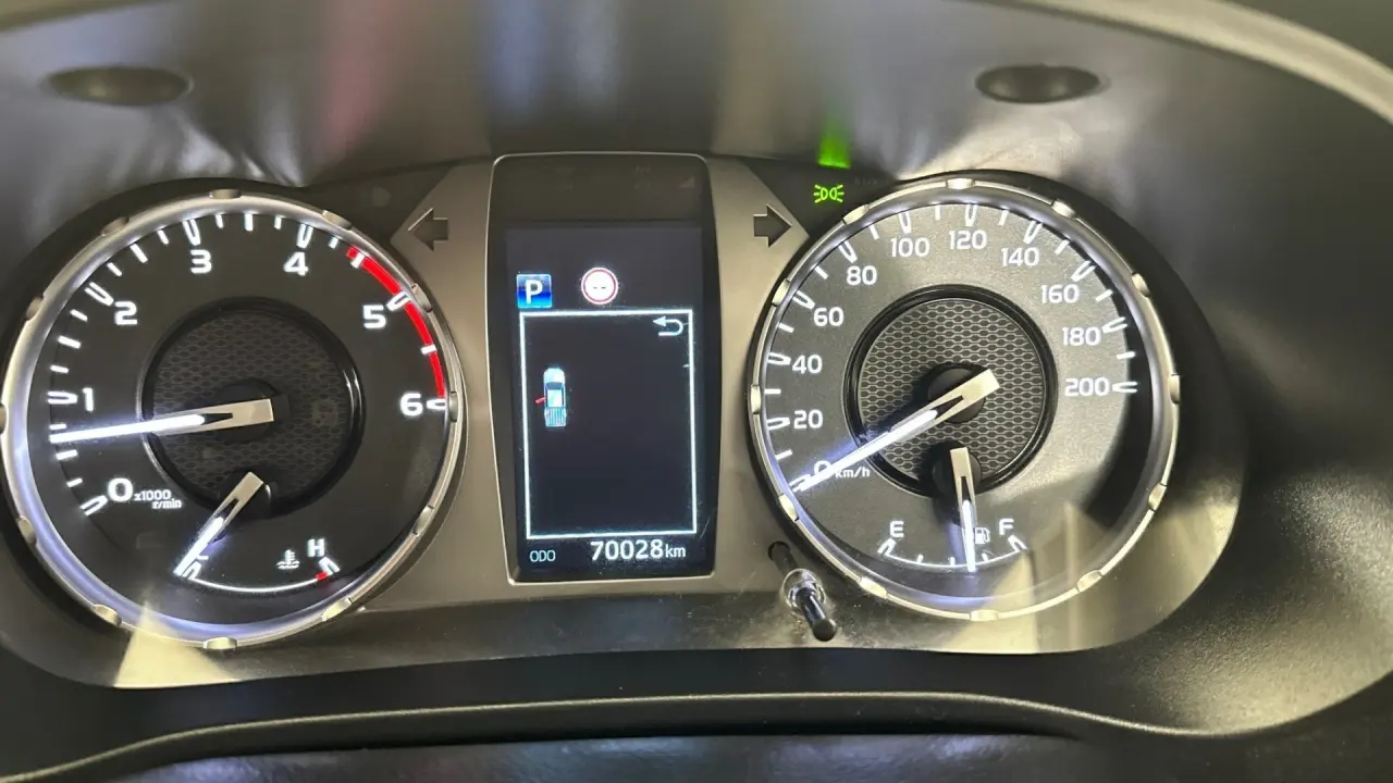 2021 Toyota Hilux Gallery Image 9