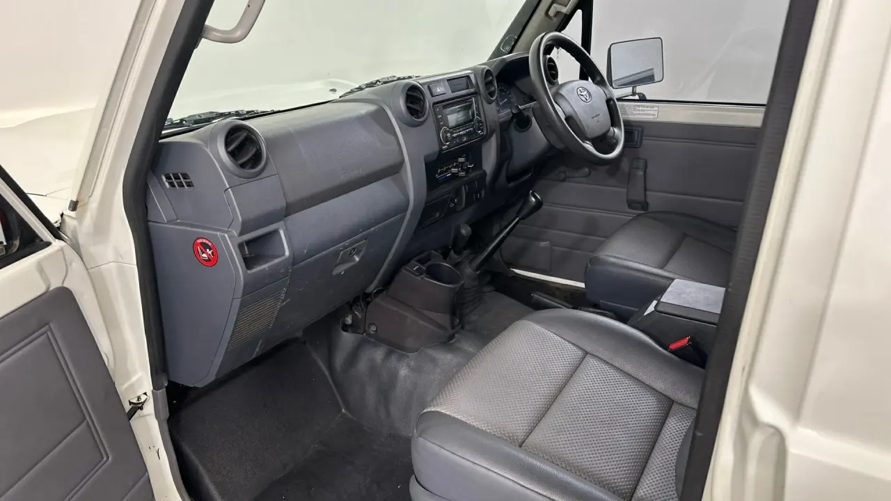 2018 Toyota Landcruiser Gallery Image 14