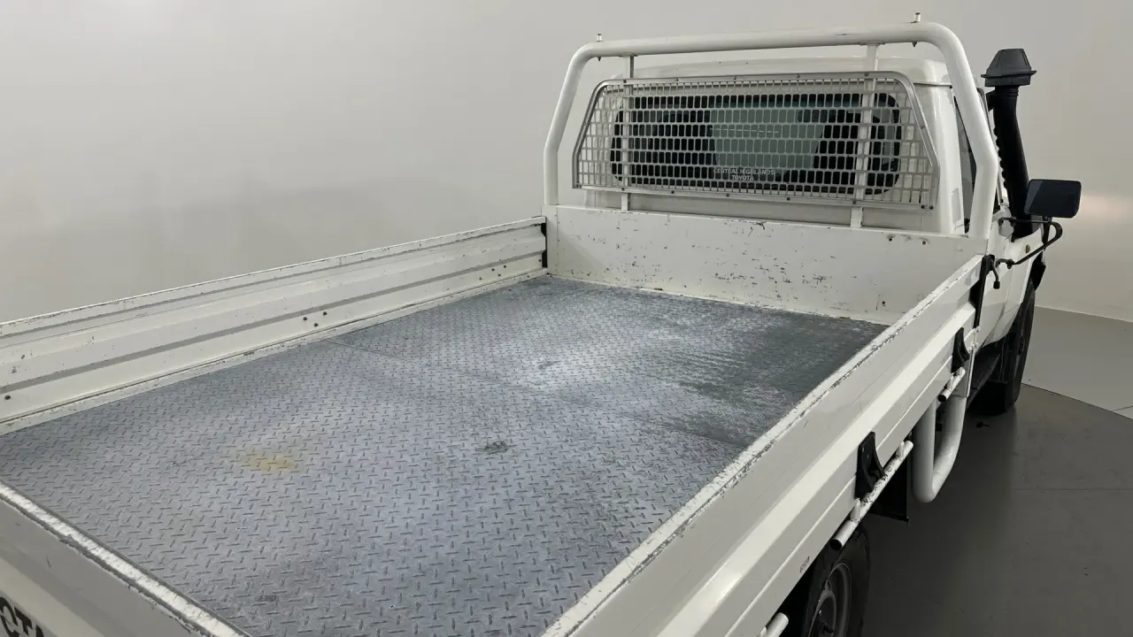 2018 Toyota Landcruiser Gallery Image 18