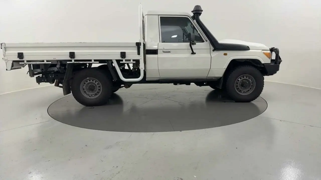 2018 Toyota Landcruiser Gallery Image 6