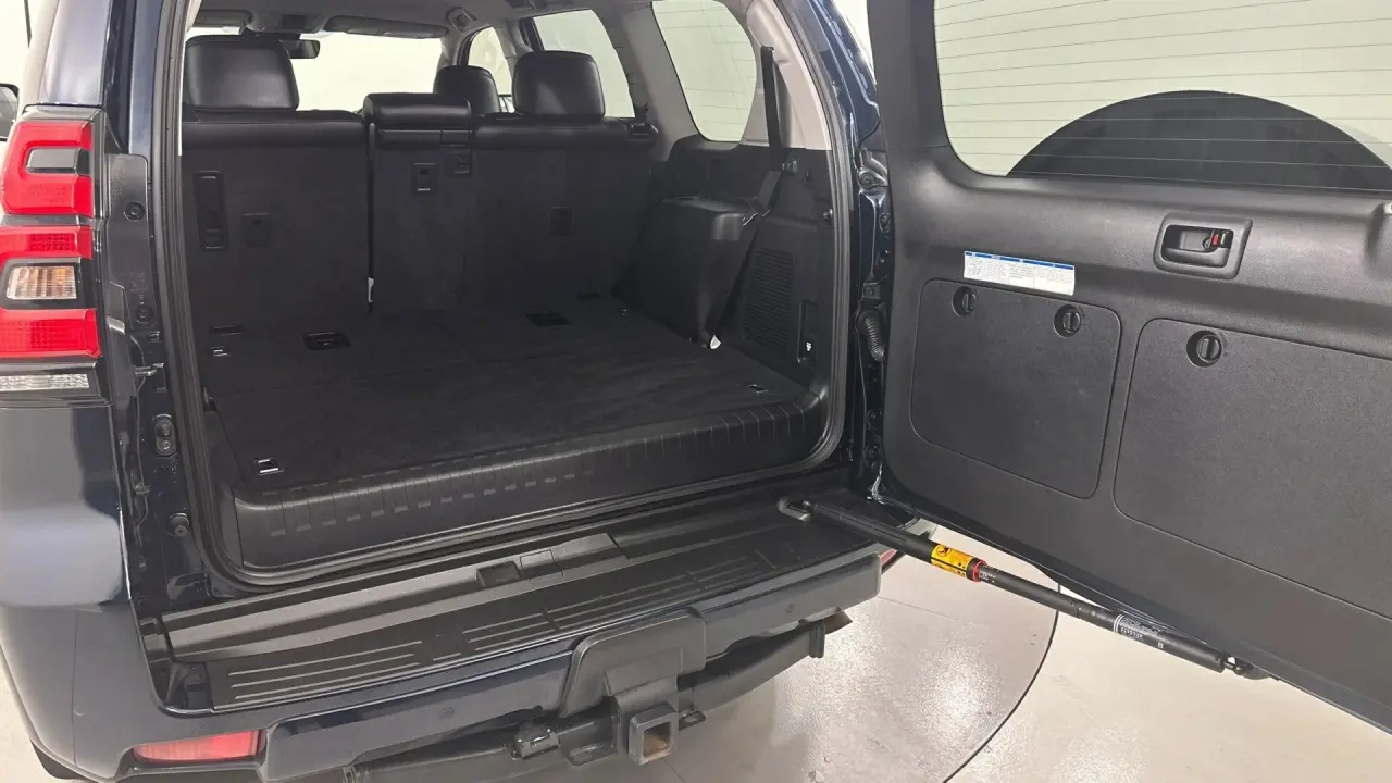 2022 Toyota Landcruiser Prado Gallery Image 16